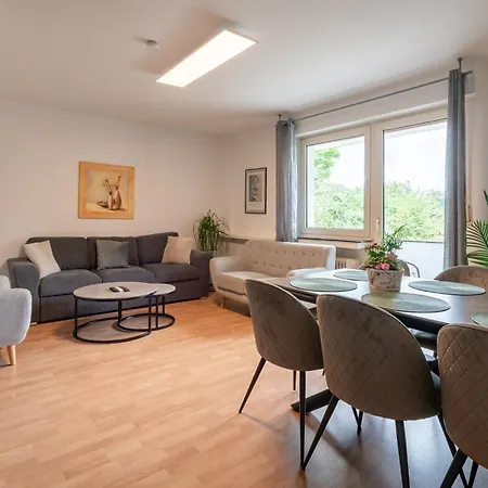 Jupa Homes Großzügiges Mit Stellplatz Apartment